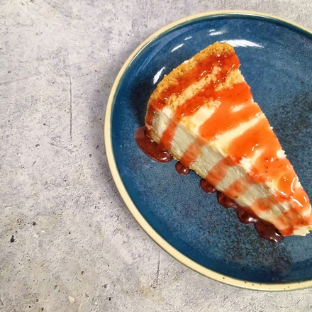 Чизкейк Нью-Йорк с клубничным топингом 