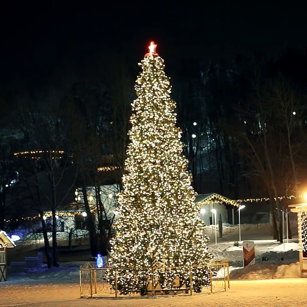 ель светодинамическая. встроенная гирлянда: теплый-белый цвет