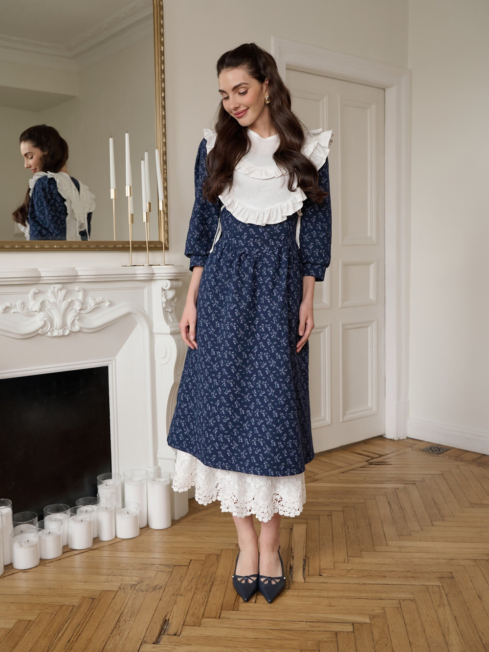 Платье с вырезом-сердечко