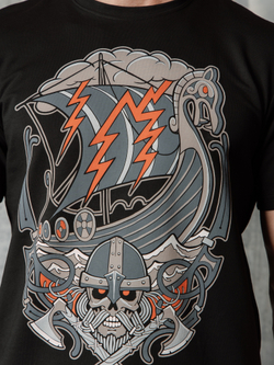 Футболка Варгградъ мужская черная «Песнь суровых морей»