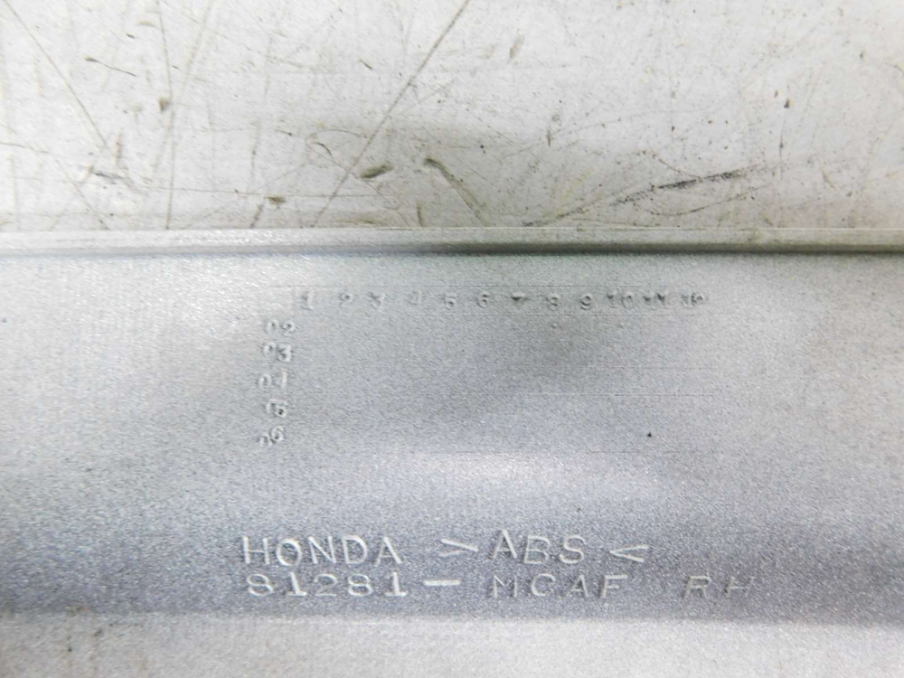 Пластик правого кофра Honda GL1800 Gold Wing 81281-MCA