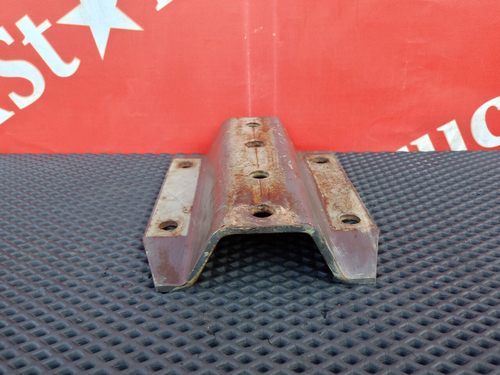 Кронштейн топливного бака