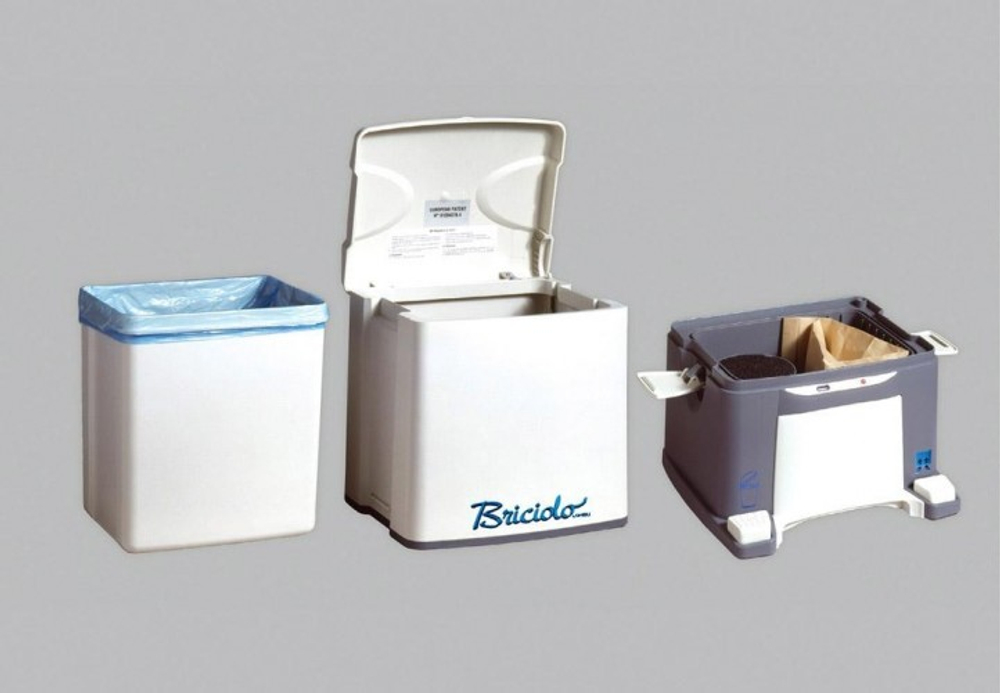 Пылесос бытовой для сухой уборки Ghibli BRICIOLO 15856410001