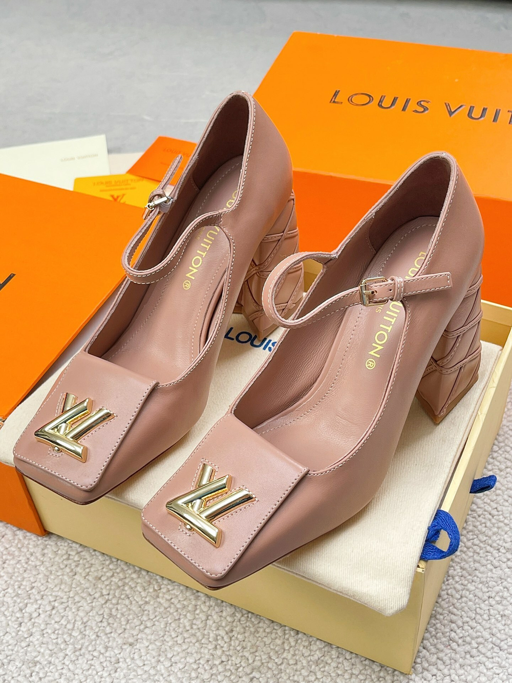 Louis Vuitton Shake Pump