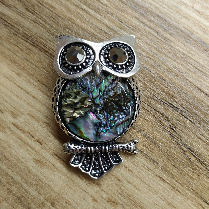 Брошь Филин с перламутром гелиотис, 29x50 мм