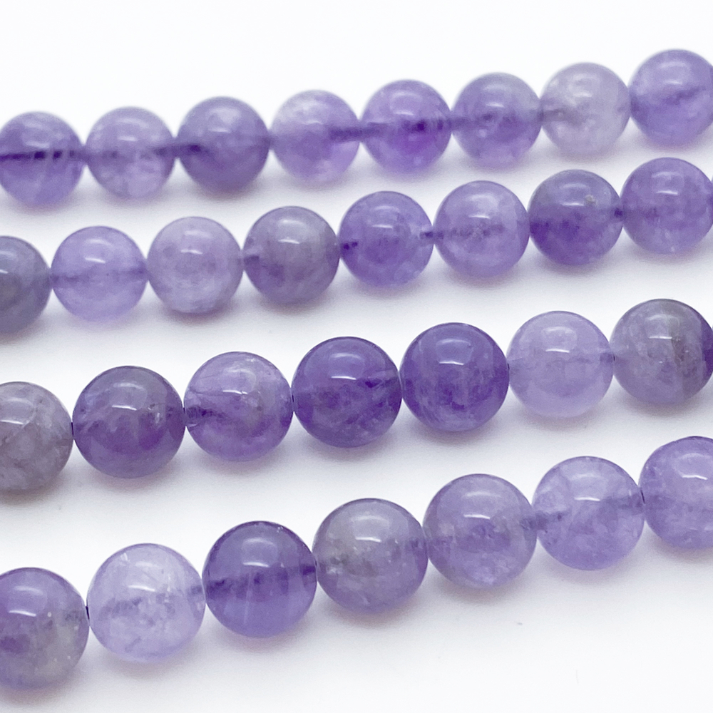 Аметист лавандовый, диаметр 8,1-8,2 мм, цена за 11 шт (1/4 нити)