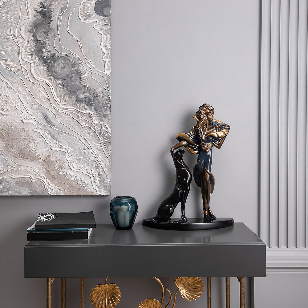 Девушка с пантерой Бронза