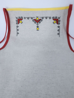 Фартук с вышивкой