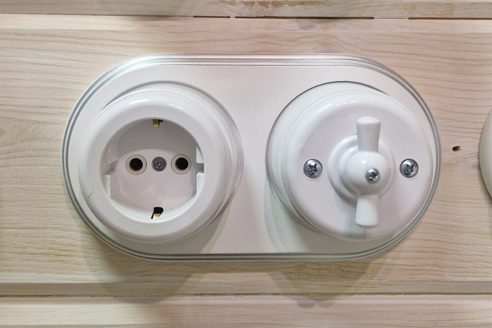 Ретро выключатель поворотный, пластиковый, белый, Вектор Interior Electric ВПВ-012-01