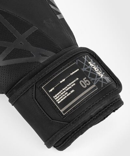 Перчатки боксерские Venum Tecmo 2.0 Black
