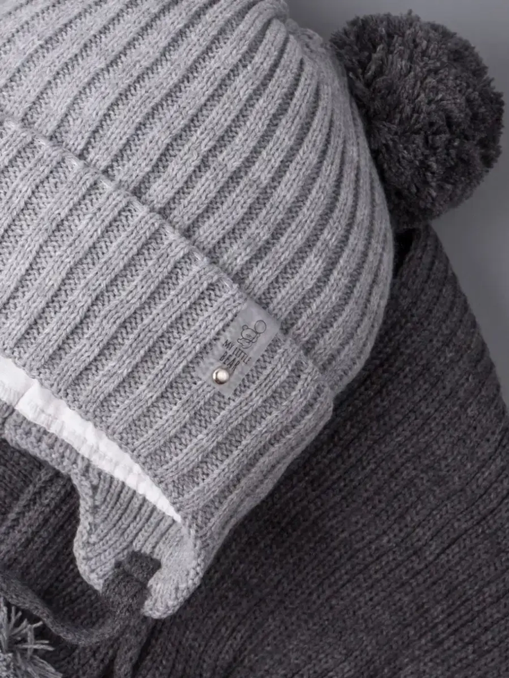 Шапка детская осенняя и шарф с ушками