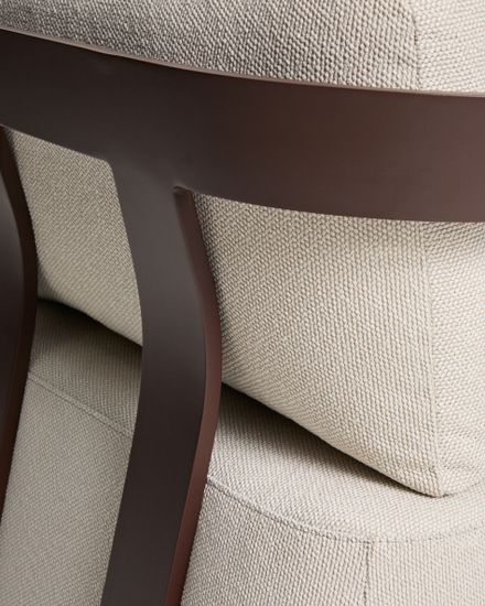 Уличное кресло Tamaris из алюминия коричневого цвета