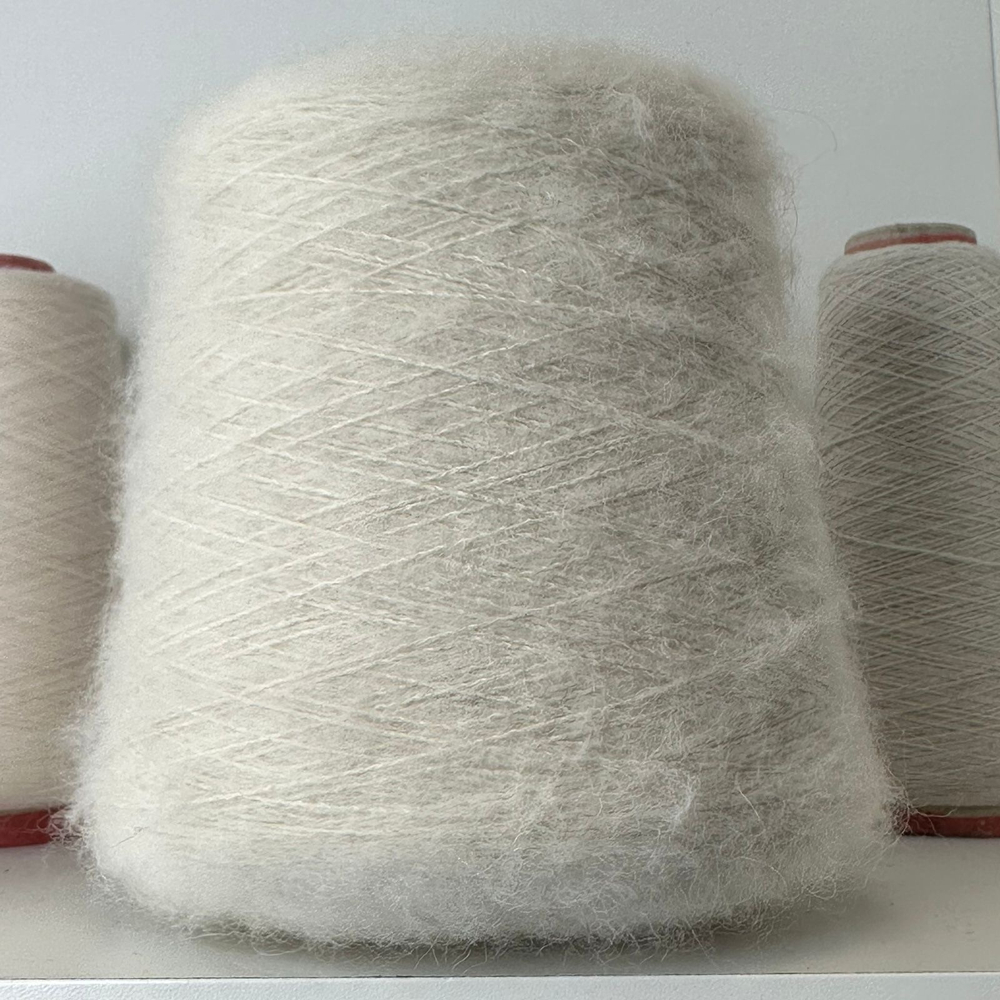 BABY SILK - Luxury by Ri.Go; 70% baby альпака, 30% шелк; 600м/100гр; col. 34102, цвет: белый камень; S704