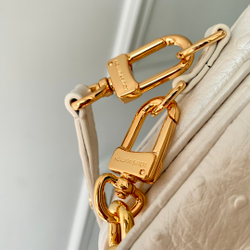 Louis Vuitton Pochette Metis East West