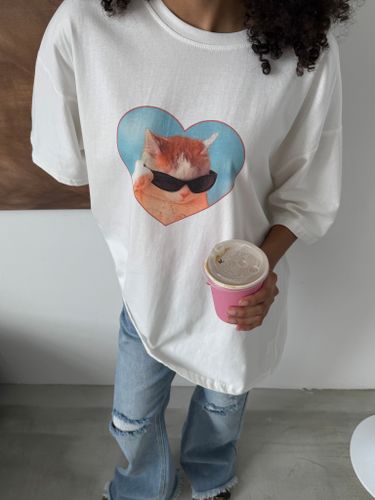 Белая футболка оверсайз с принтом