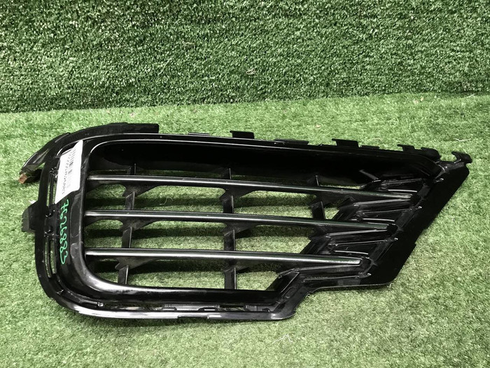 Решетка перед бампера VW Touareg 2 NF 14-18 R-Line