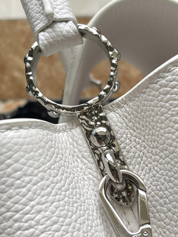 Louis Vuitton Capucines East West MM