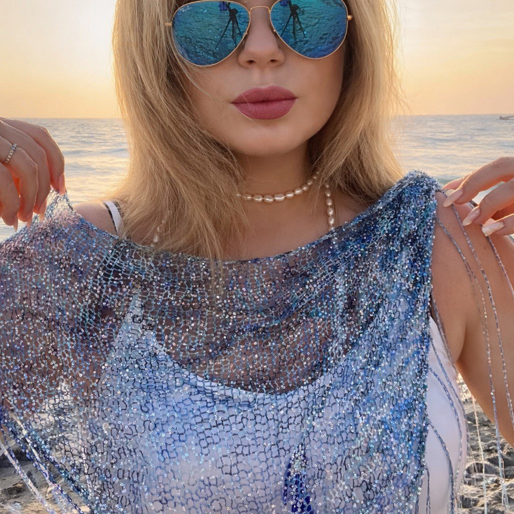 Трендовая косынка спицами из пряжи с пайетками - видео мастер-класс