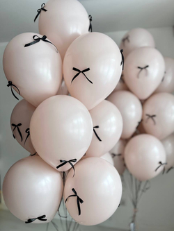 Воздушные шары нежные пудровые с бантиками №2648