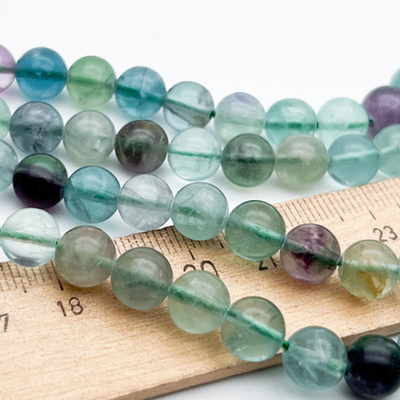 Флюорит бусины, диаметр около 8,2-8,4 мм, цена за 22-23 шт (1/2 нити)