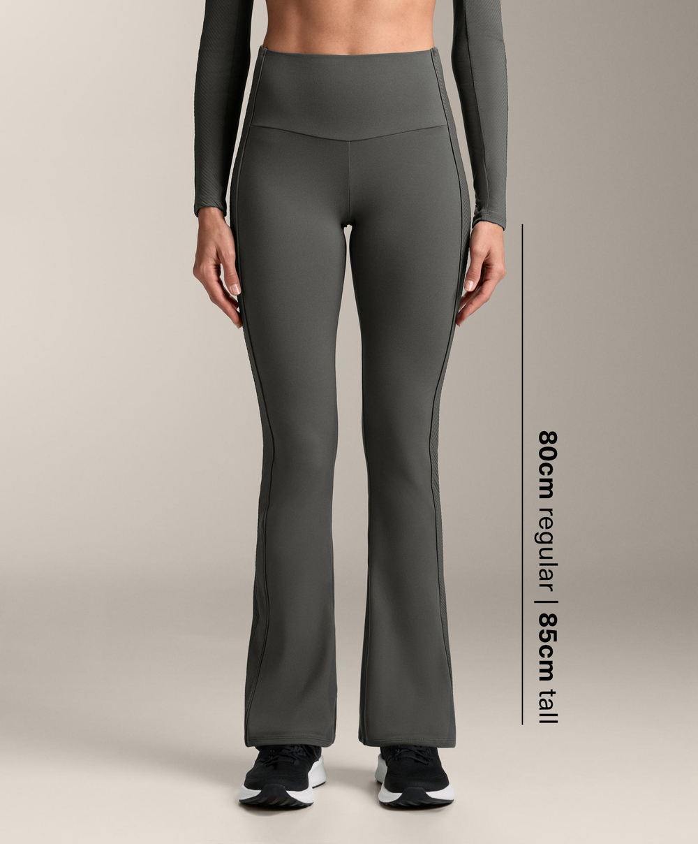 OYSHO Расклешенные брюки Comfortlux с высокой посадкой и боковой ребристой отделкой, темный антрацит