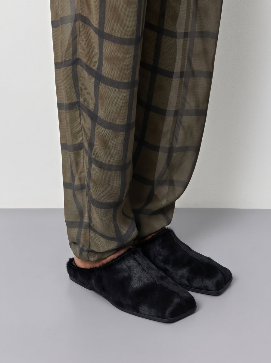mule square black fur