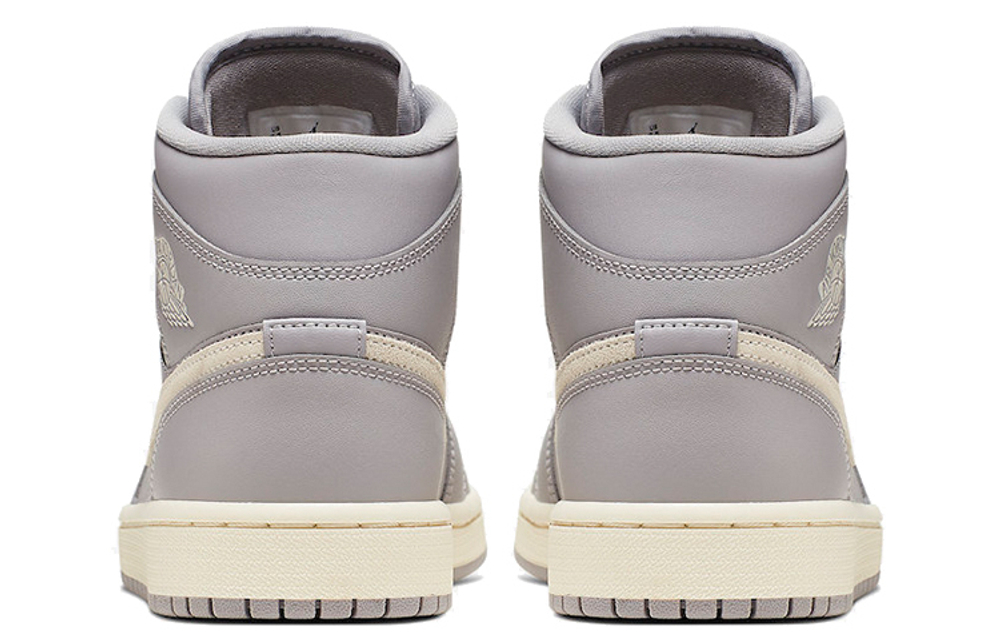 Кроссовки Jordan Air Jordan 1 Mid "Light Bone" (Женская размерная сетка)