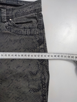 Брюки Reserved "под рептилию" 42 размер