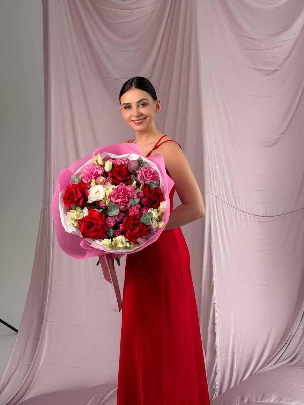 Букет "Красный на малиновом"