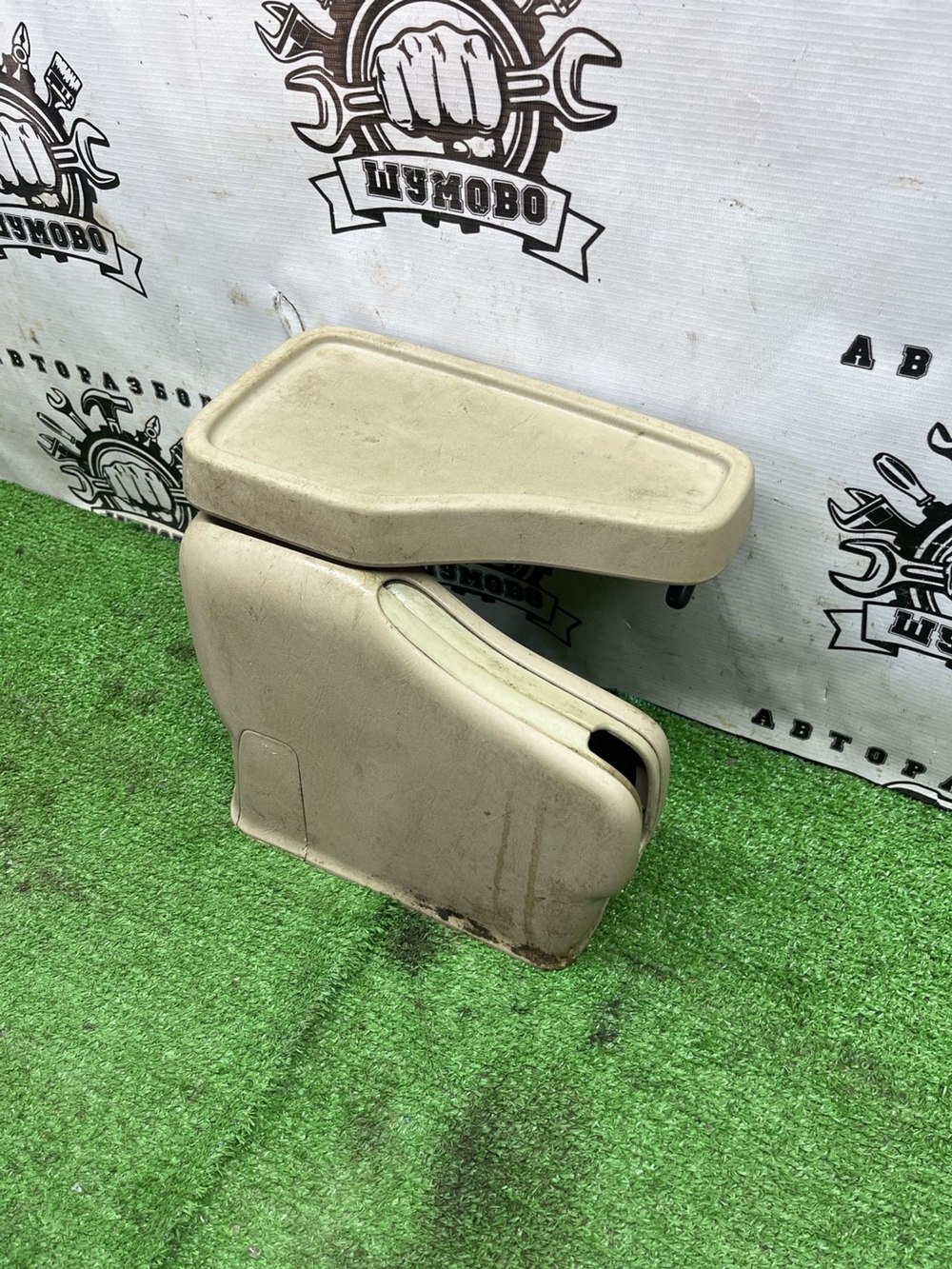 Откидной столик Toyota Gaia 1998 с пробегом