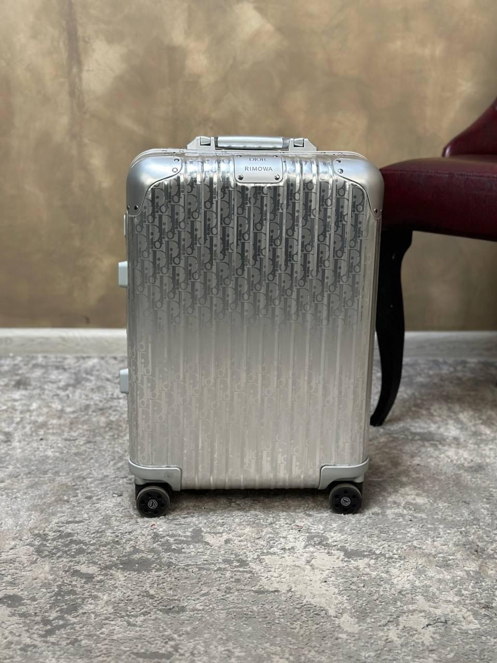 Чемодан Rimowa Dior