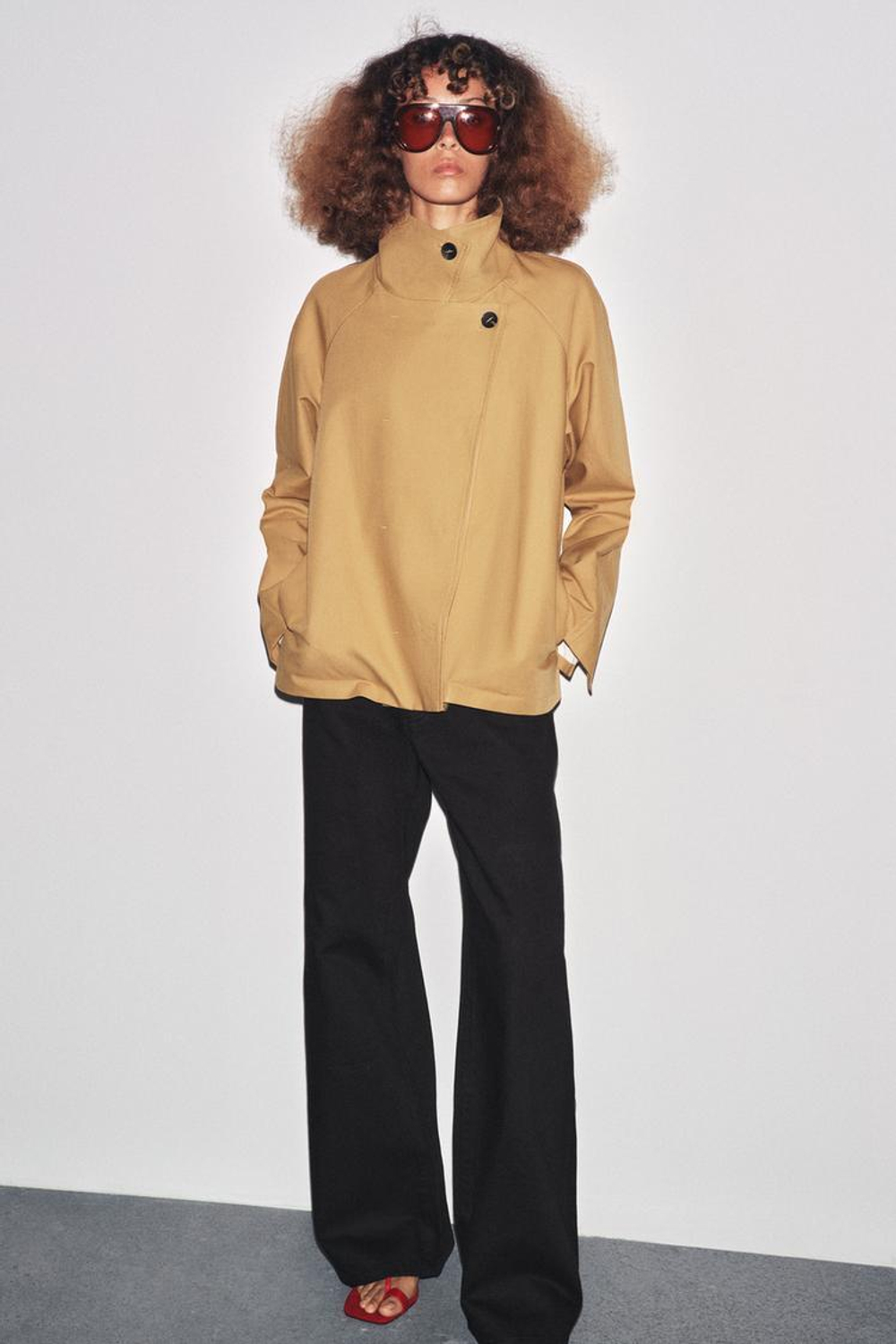 ZARA КОРОТКИЙ ТРЕНЧ В СТИЛЕ МИНИМАЛ — ZW COLLECTION, КАРАМЕЛЬНЫЙ