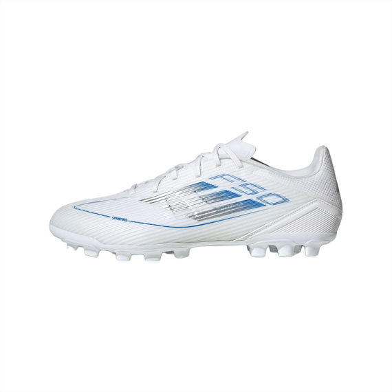 Футбольные бутсы Adidas F50 League - это низкие белые кроссовки
