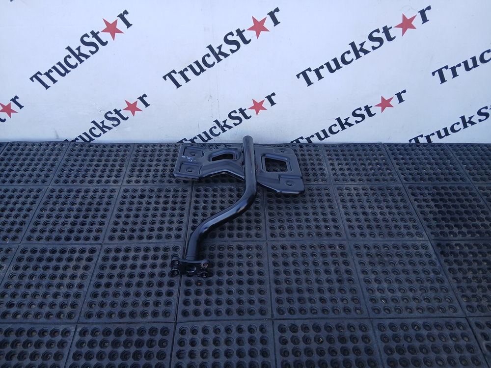 Кронштейн крыла задний правый 2022г