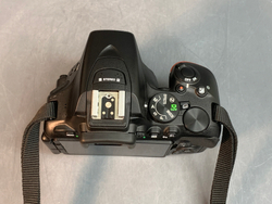 Nikon D5600 Kit AF-P 18-55mm VR 6.500 кадров