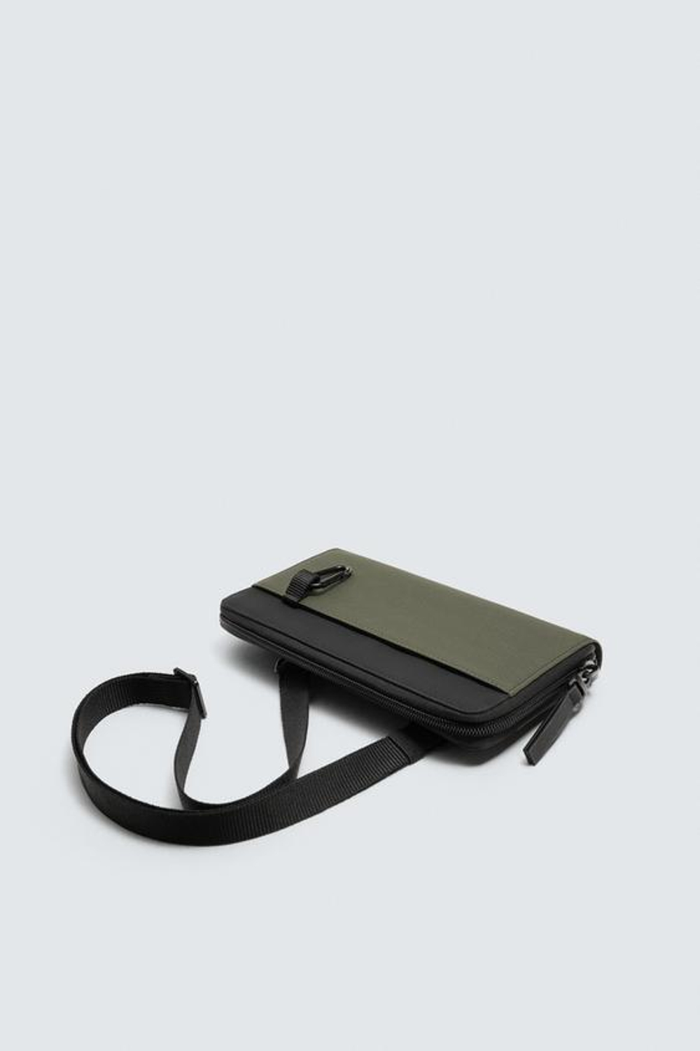 ZARA ПРОРЕЗИНЕННЫЙ КЛАТЧ XL, ЗЕЛЕНЫЙ ХАКИ