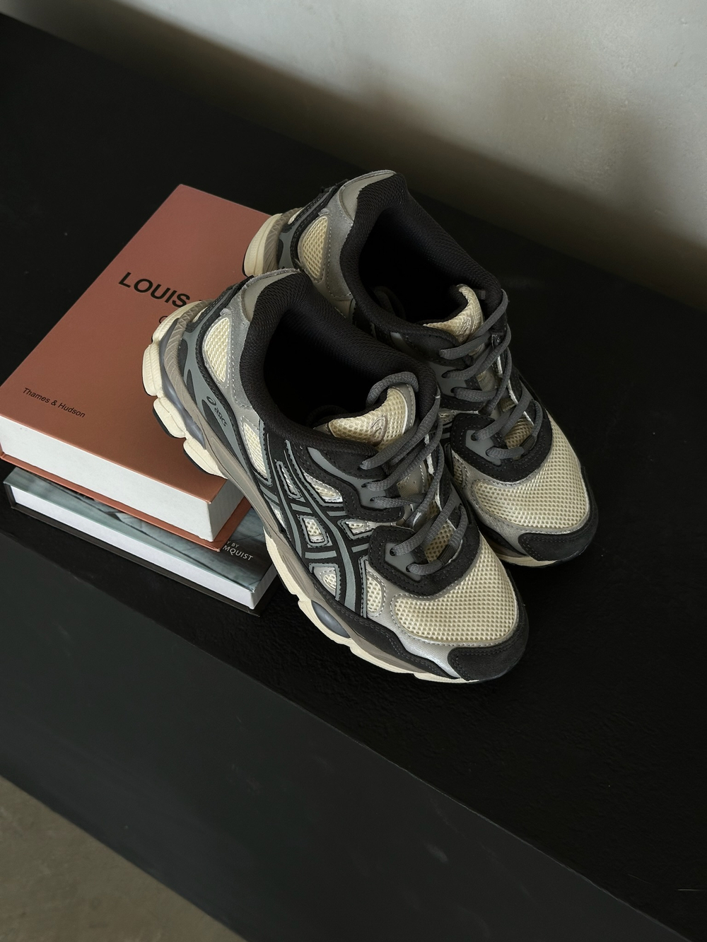 Кроссовки из натуральной замши