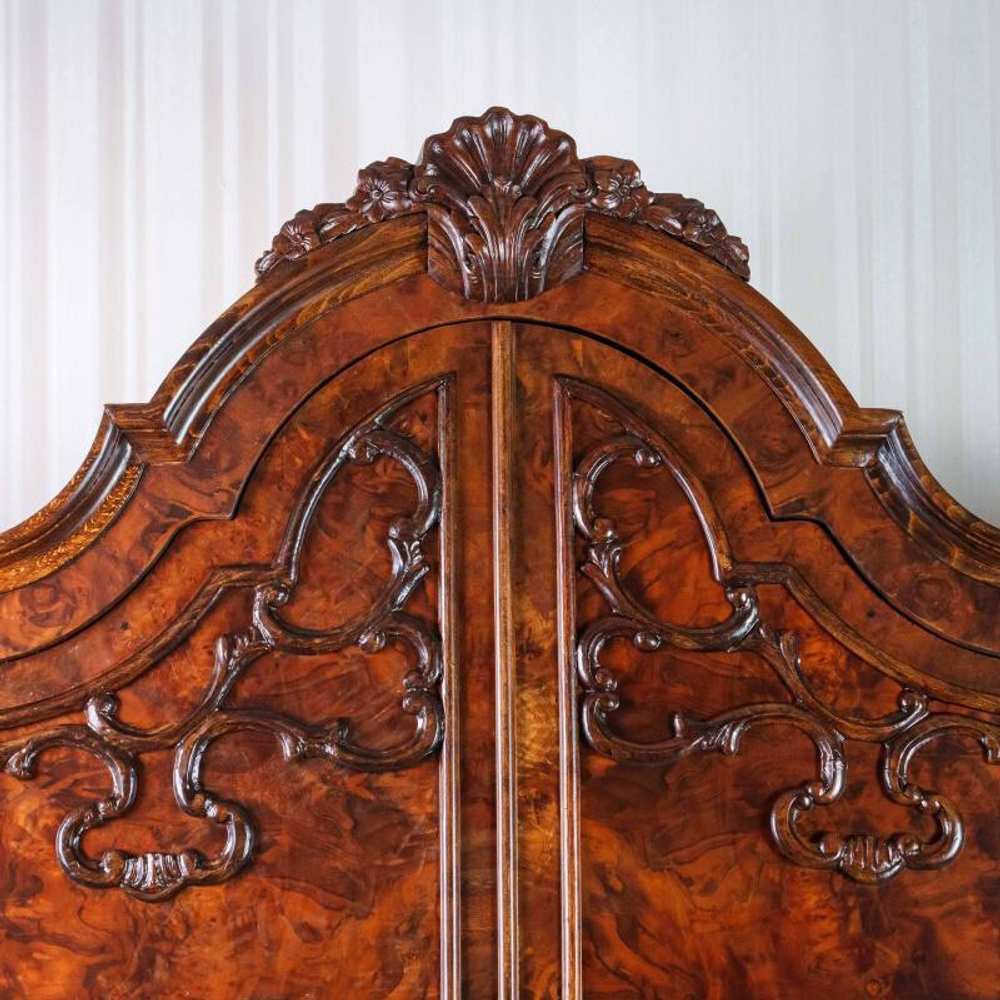 Шкаф — витрина