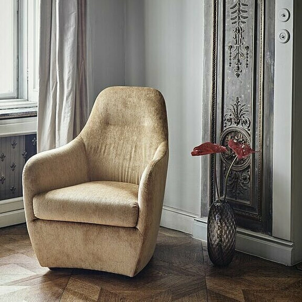 Кресло Wittmann Bonnie High-Backed Chair
