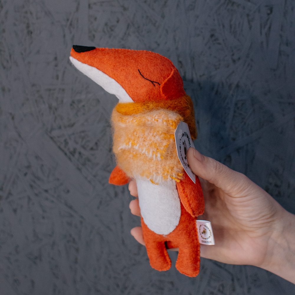 Игрушка ручной работы Лиса