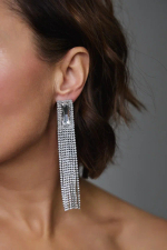 Серьги пусеты с прямоуг. кристал. и длин.нитями из мелких прозр.крист, оттенок серебро