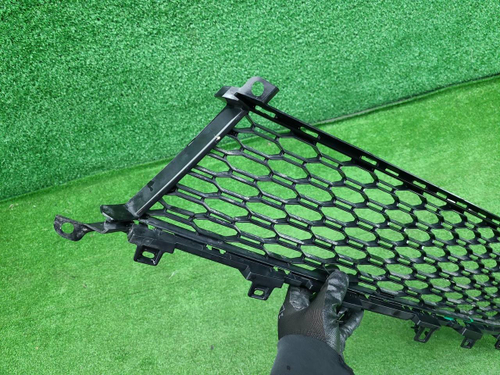 Решетка перед. бампера BMW 3er G20 (18-22) M-paket