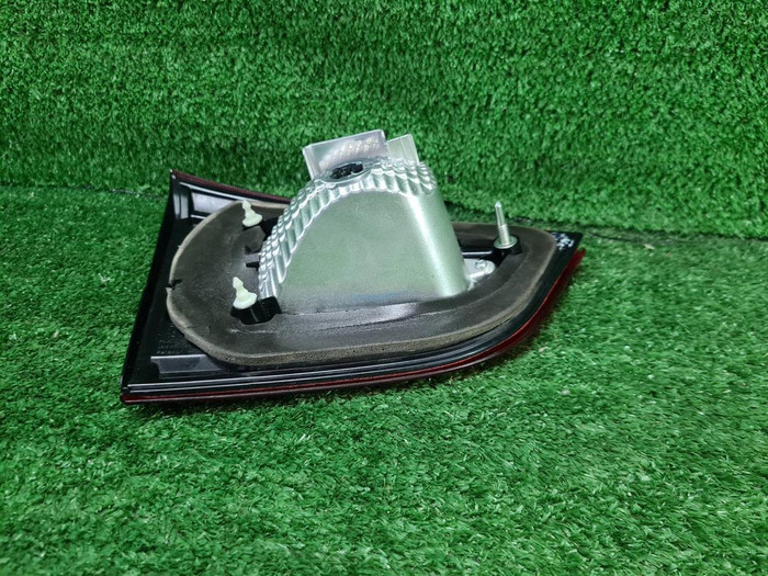 Фонарь правый внутренний Suzuki SX4 2 S-Cross (2016-2022)