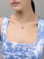 Колье с буквой О