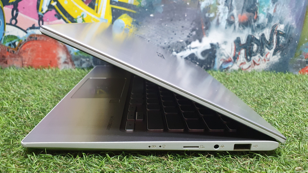 Ноутбук ASUS i5-8/8Gb/Mx150 2Gb/FHD