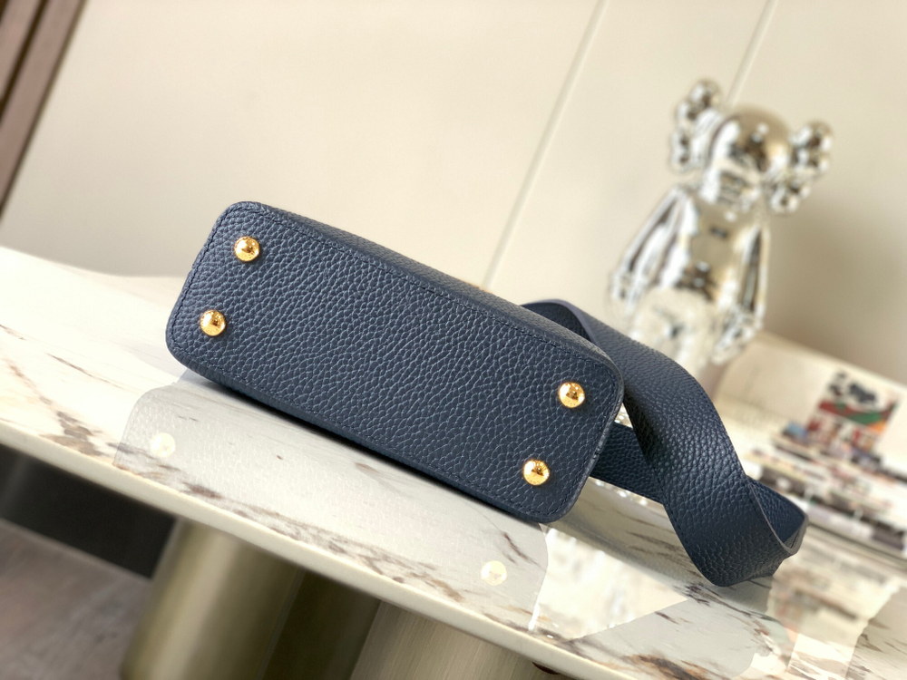 Louis Vuitton Capucines Mini