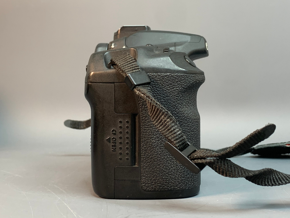 Canon EOS 50D Body 34.000 кадров, снизу след от штатива