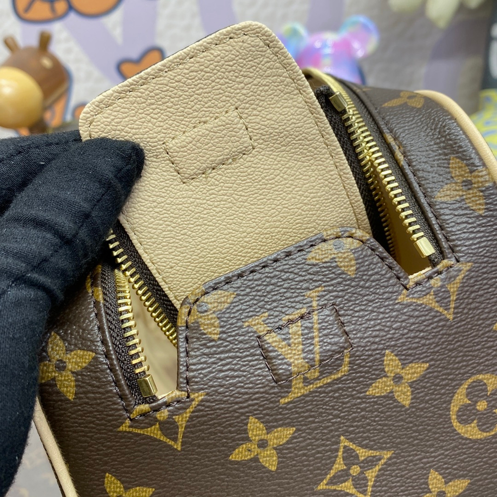 Louis Vuitton Dopp Kit
