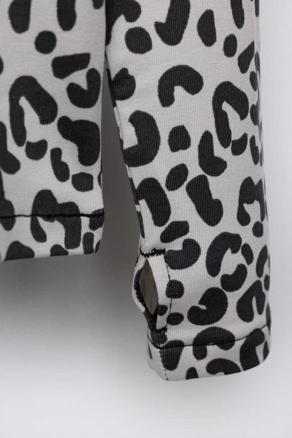 ZARA ДЫШАЩАЯ ФУТБОЛКА С АНИМАЛИСТИЧЕСКИМ ПРИНТОМ, СВЕТЛО-СЕРЫЙ