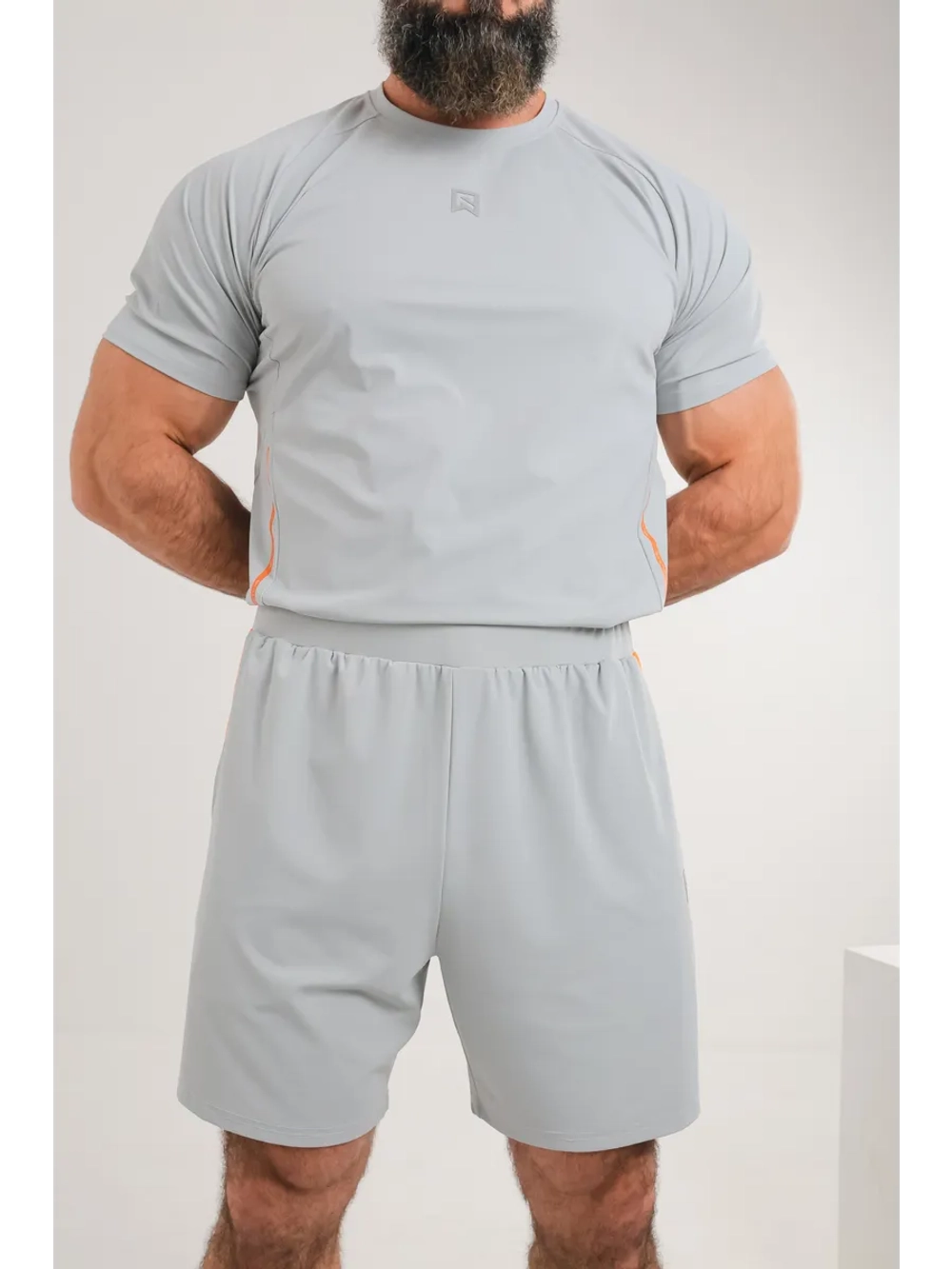 Костюм спортивный шорты и футболка для тренировки